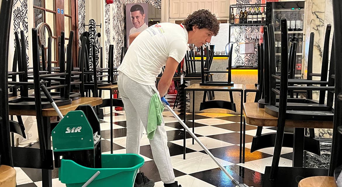 Restaurants & Food Service